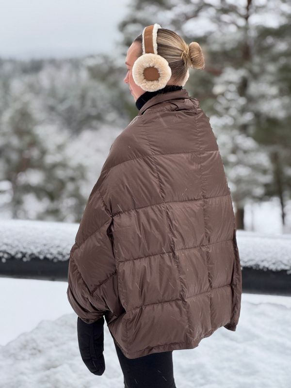 Teppe - Vest - Skjørt Alt i ett. Brun