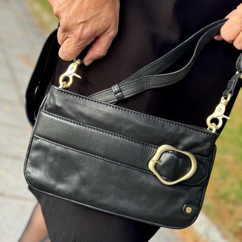 Skinn Clutch Med Gullspenne